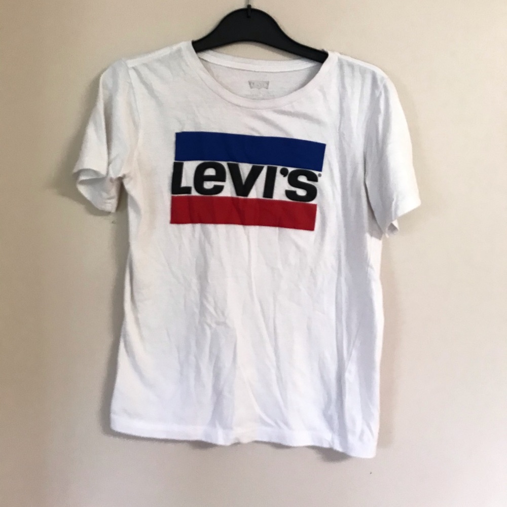Levi’s basic tee!! - Picture 2 of 4